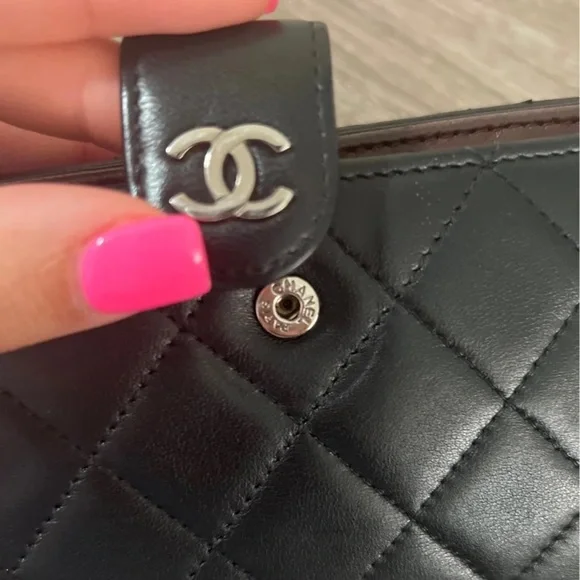 Chanel quilted lambskin zipped wallet - Picture 4 of 11